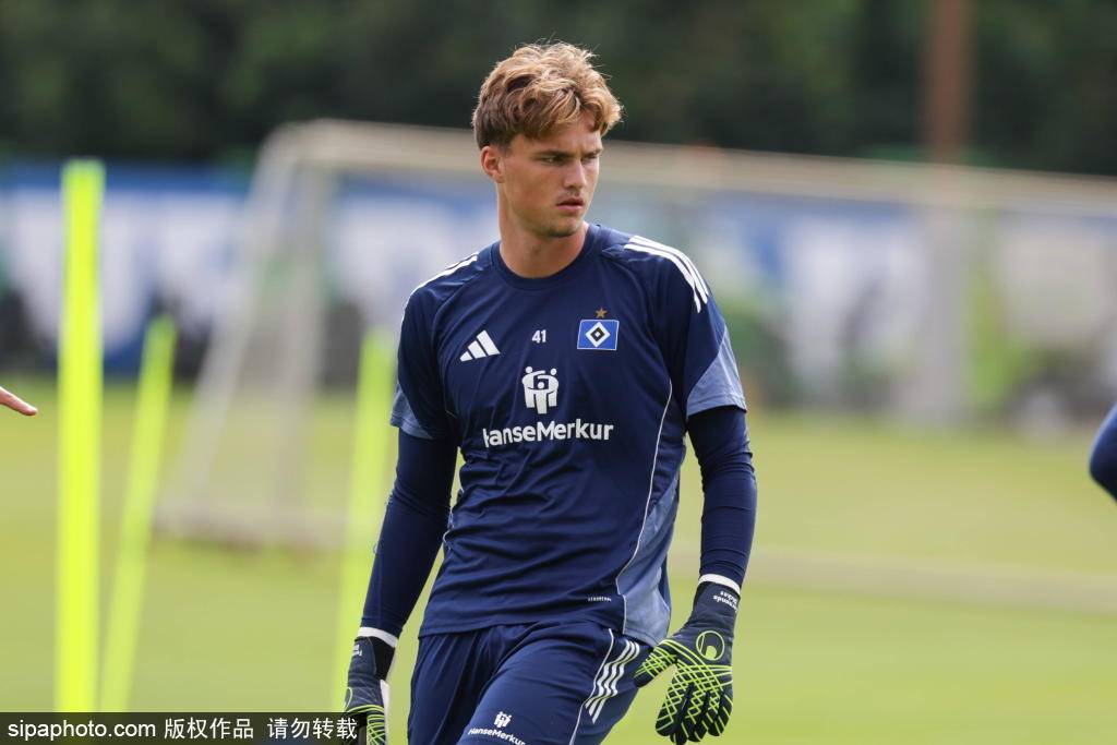 德甲球队汉堡训练备战
德甲球队汉堡训练备战